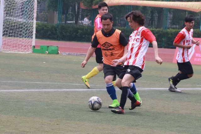 东部收官日综述：魔术大胜雄鹿 尼克斯升至第2